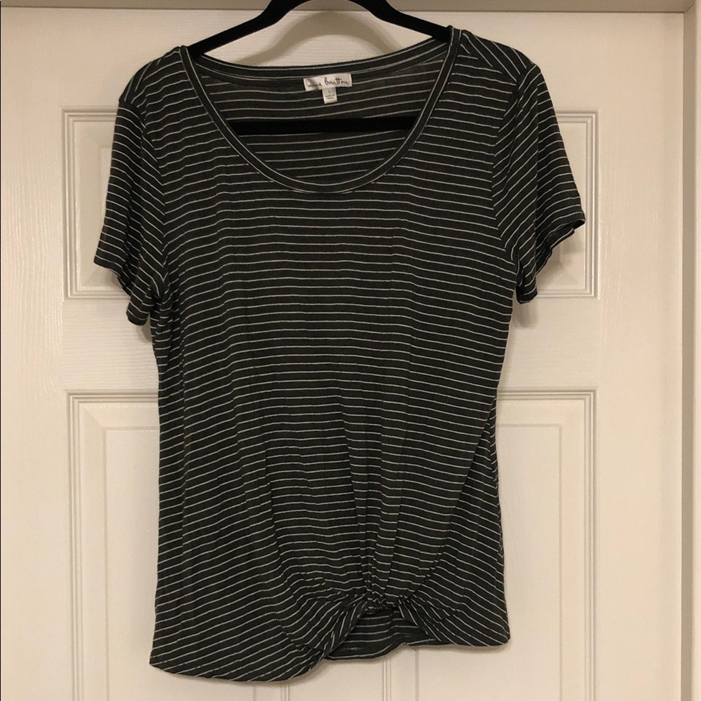 nine britton Black and White Striped Short-Sleeve Knot Front Tee Size L